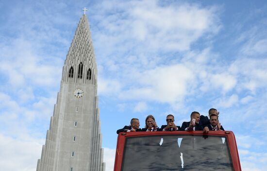 Icelandic national football team greeted by fans after returning from Euro 2016