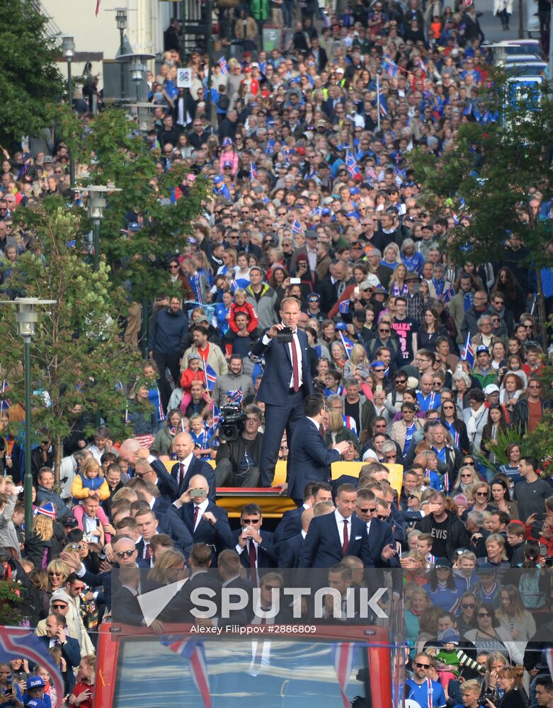 Icelandic national football team greeted by fans after returning from Euro 2016
