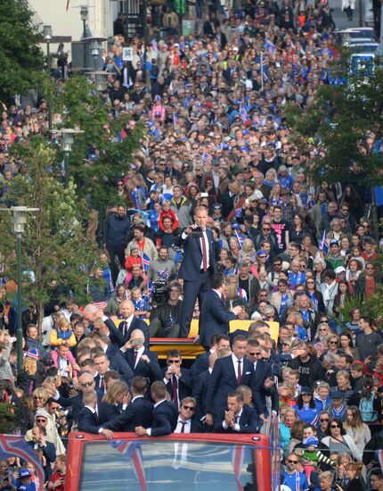 Icelandic national football team greeted by fans after returning from Euro 2016