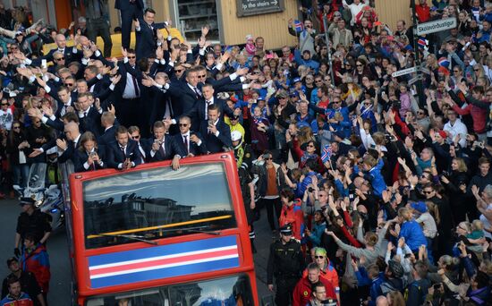 Icelandic national football team greeted by fans after returning from Euro 2016