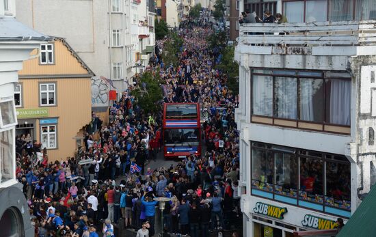 Icelandic national football team greeted by fans after returning from Euro 2016