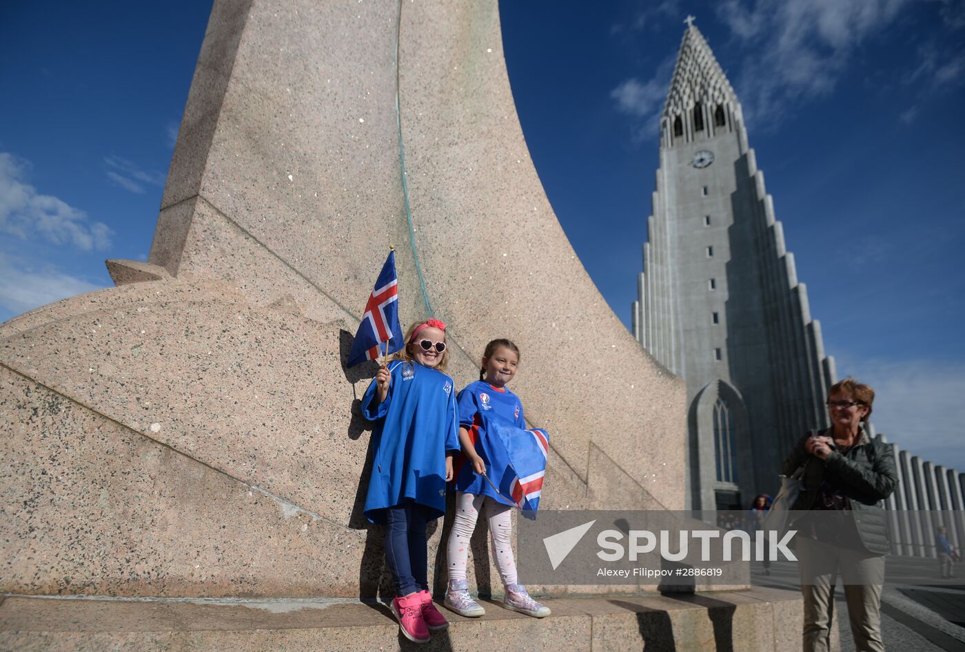 Icelandic national football team greeted by fans after returning from Euro 2016