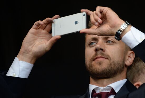 Icelandic national football team greeted by fans after returning from Euro 2016