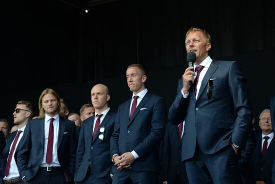 Icelandic national football team greeted by fans after returning from Euro 2016