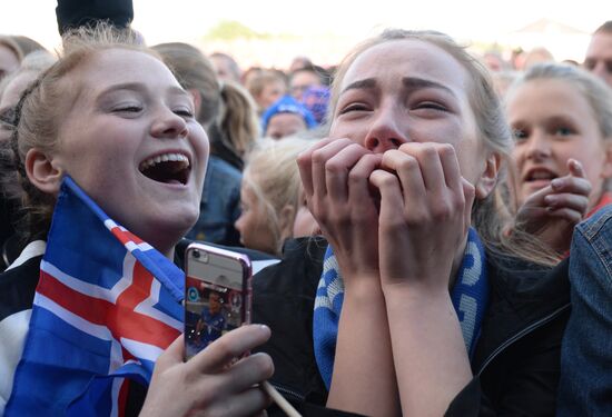 Icelandic national football team greeted by fans after returning from Euro 2016