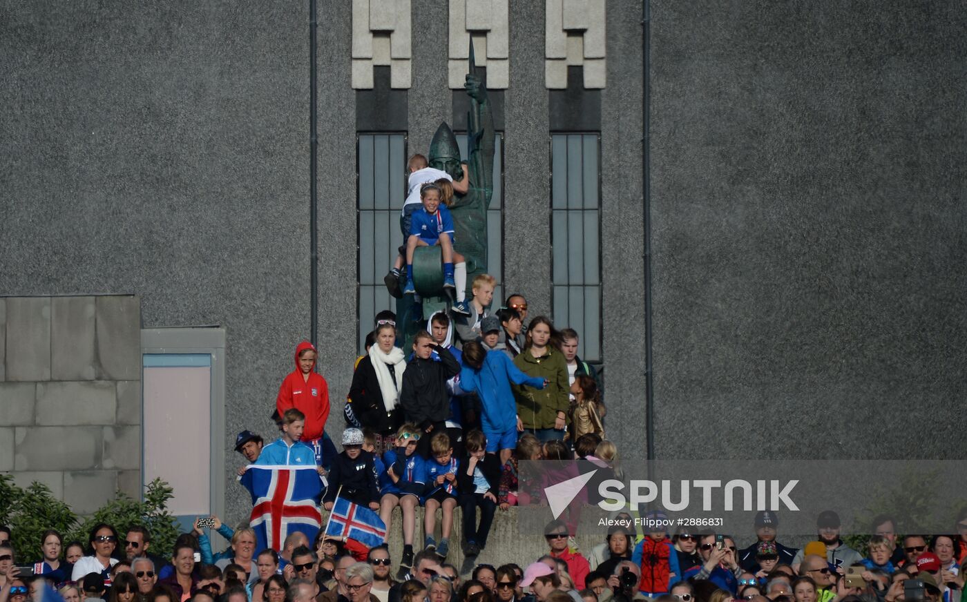 Icelandic national football team greeted by fans after returning from Euro 2016