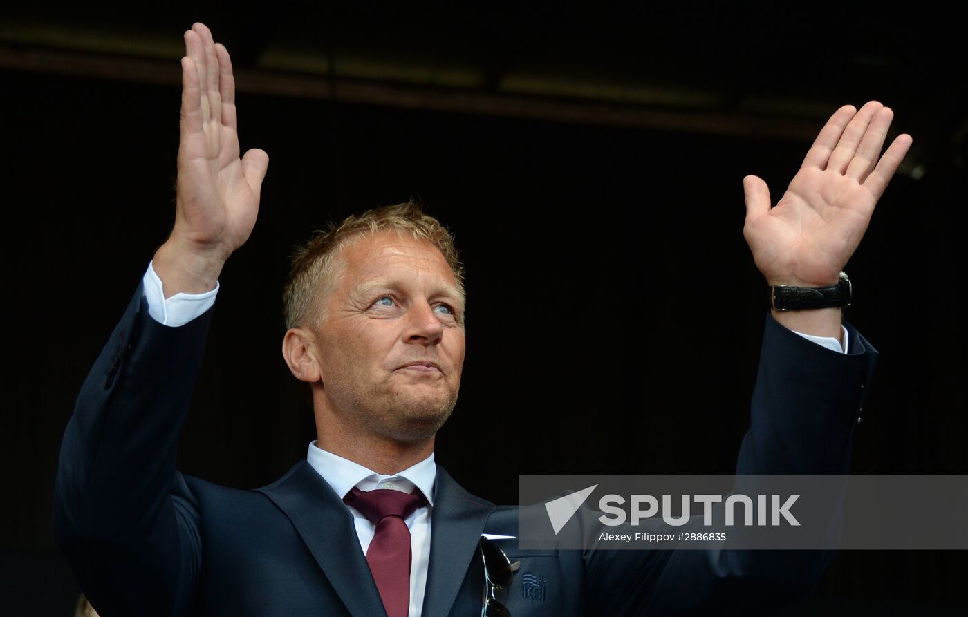 Icelandic national football team greeted by fans after returning from Euro 2016