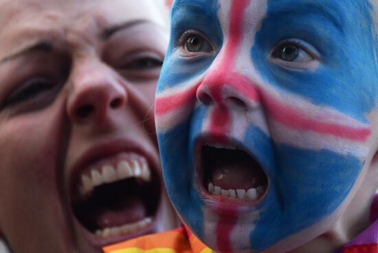 Icelandic national football team greeted by fans after returning from Euro 2016