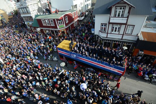 Icelandic national football team greeted by fans after returning from Euro 2016