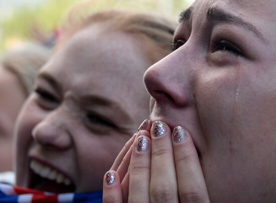 Icelandic national football team greeted by fans after returning from Euro 2016