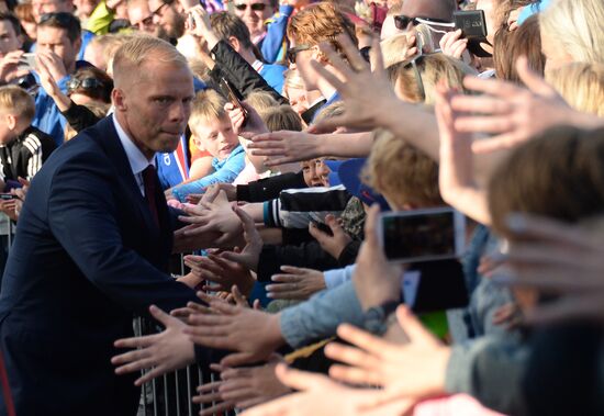 Icelandic national football team greeted by fans after returning from Euro 2016