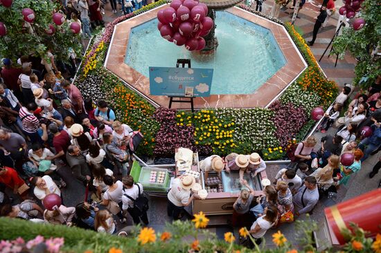 State Department Store hosts Ice Cream Day