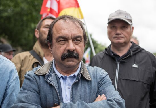 Protests against new labor law in Paris