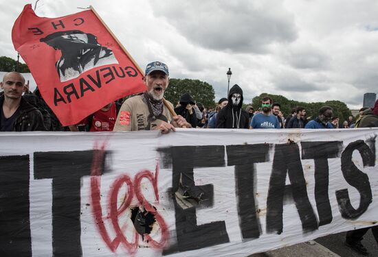 Protests against new labor law in Paris