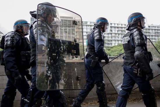 Protests against new labor law in Paris