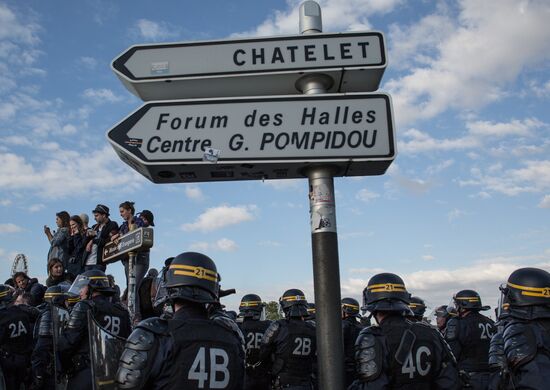 Protests against new labor law in Paris