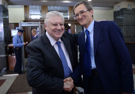 Sergei Mironov submits documents on State Duma candidates to Central Election Commission