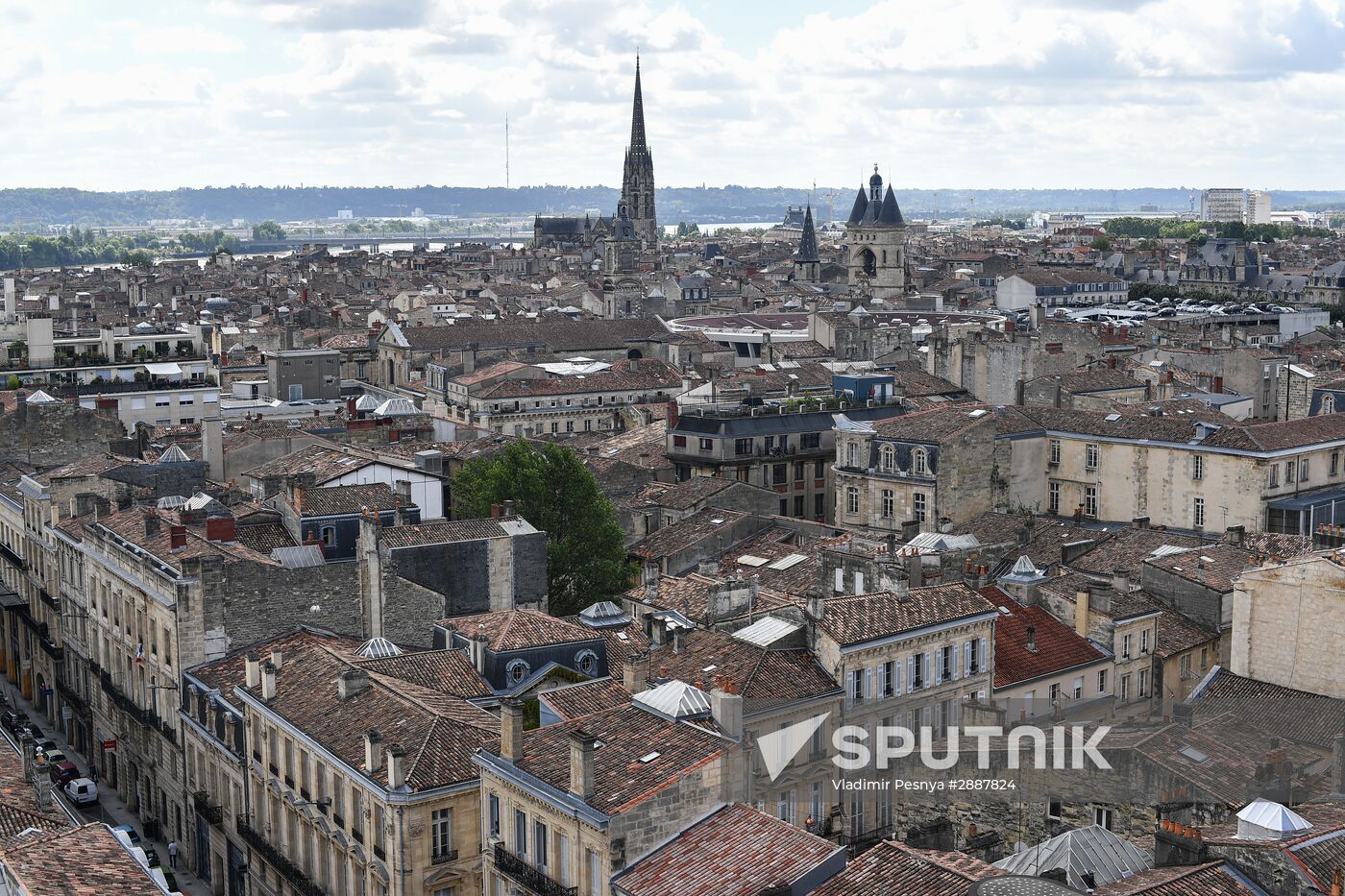 Cities of the world. Bordeaux