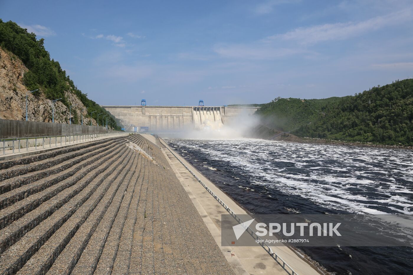 Water discharge from Bureya hydro power plant