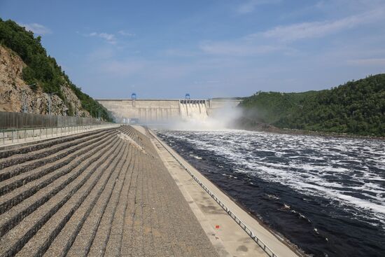 Water discharge from Bureya hydro power plant
