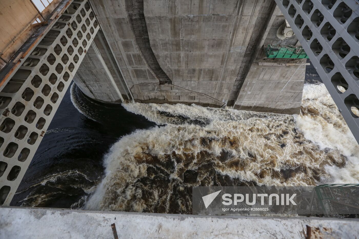 Construction of Lower Bureya hydro power plant