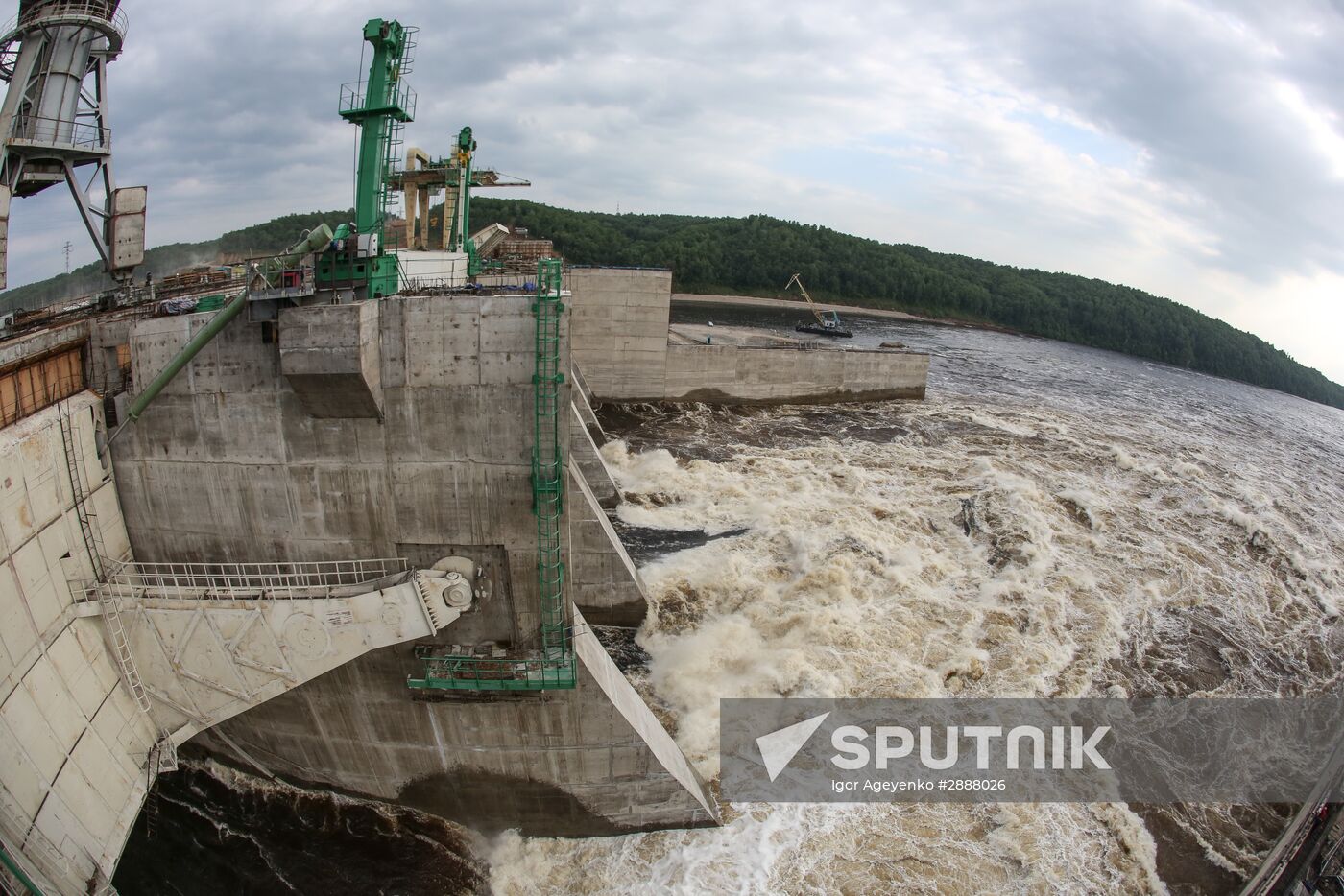 Construction of Lower Bureya hydro power plant