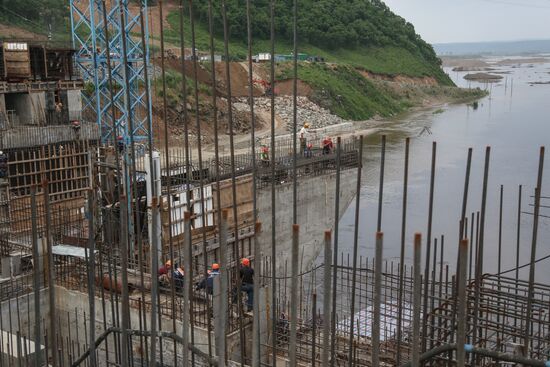 Construction of Lower Bureya hydro power plant