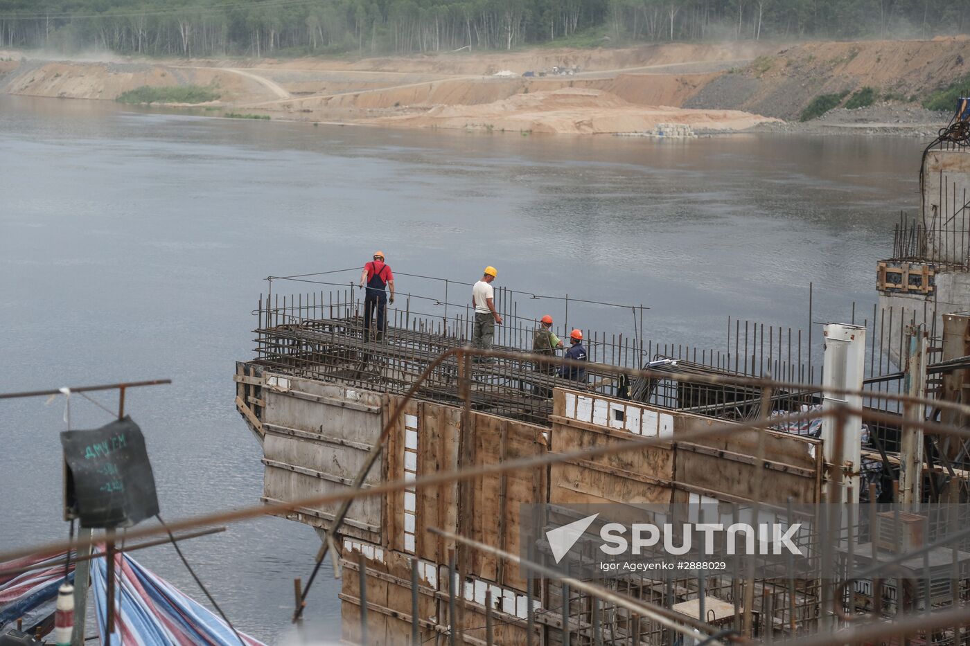 Construction of Lower Bureya hydro power plant