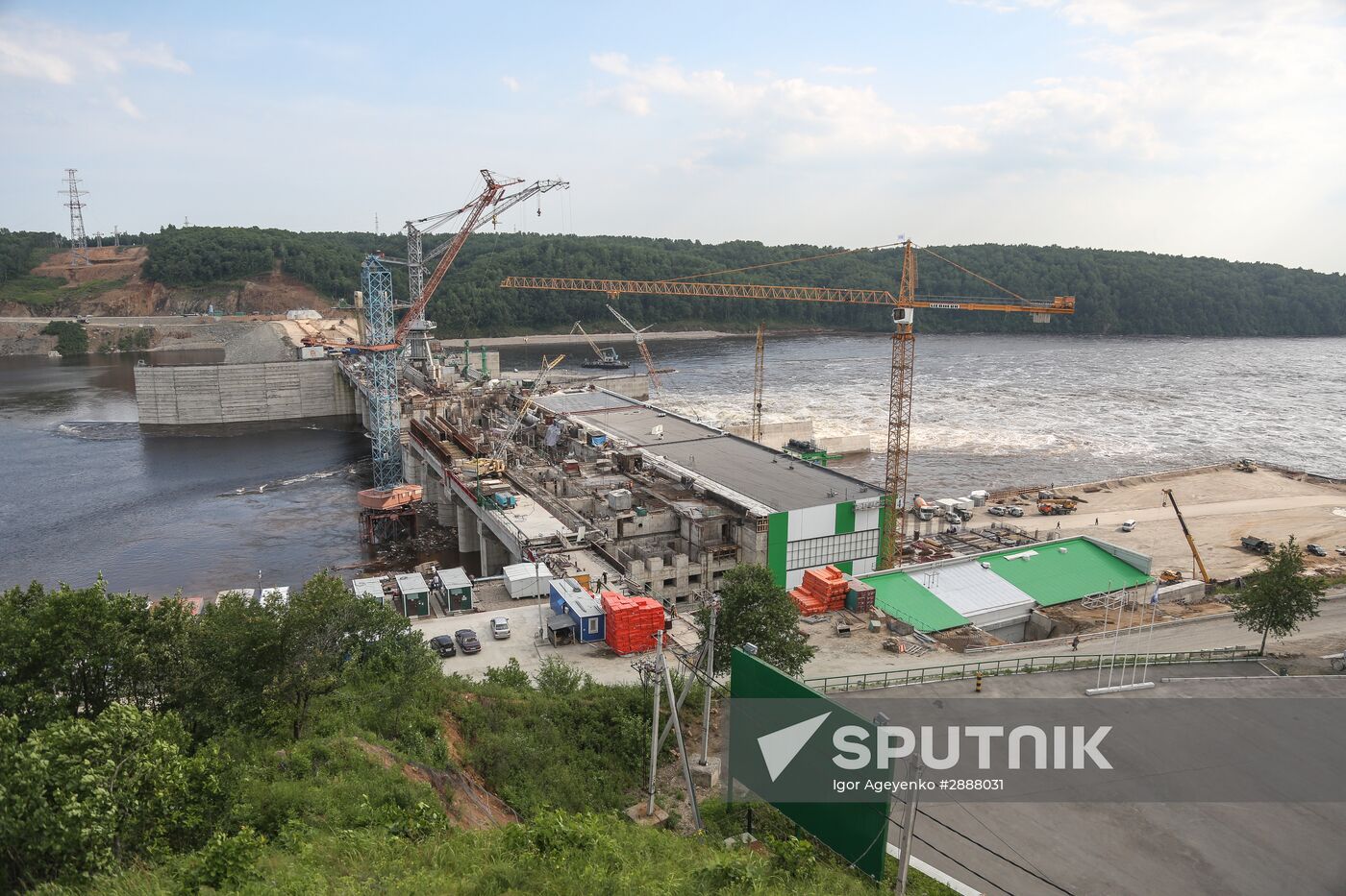 Construction of Lower Bureya hydro power plant