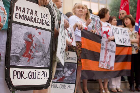 Anti-war war protest outside Ukraine Consulate in Barcelona