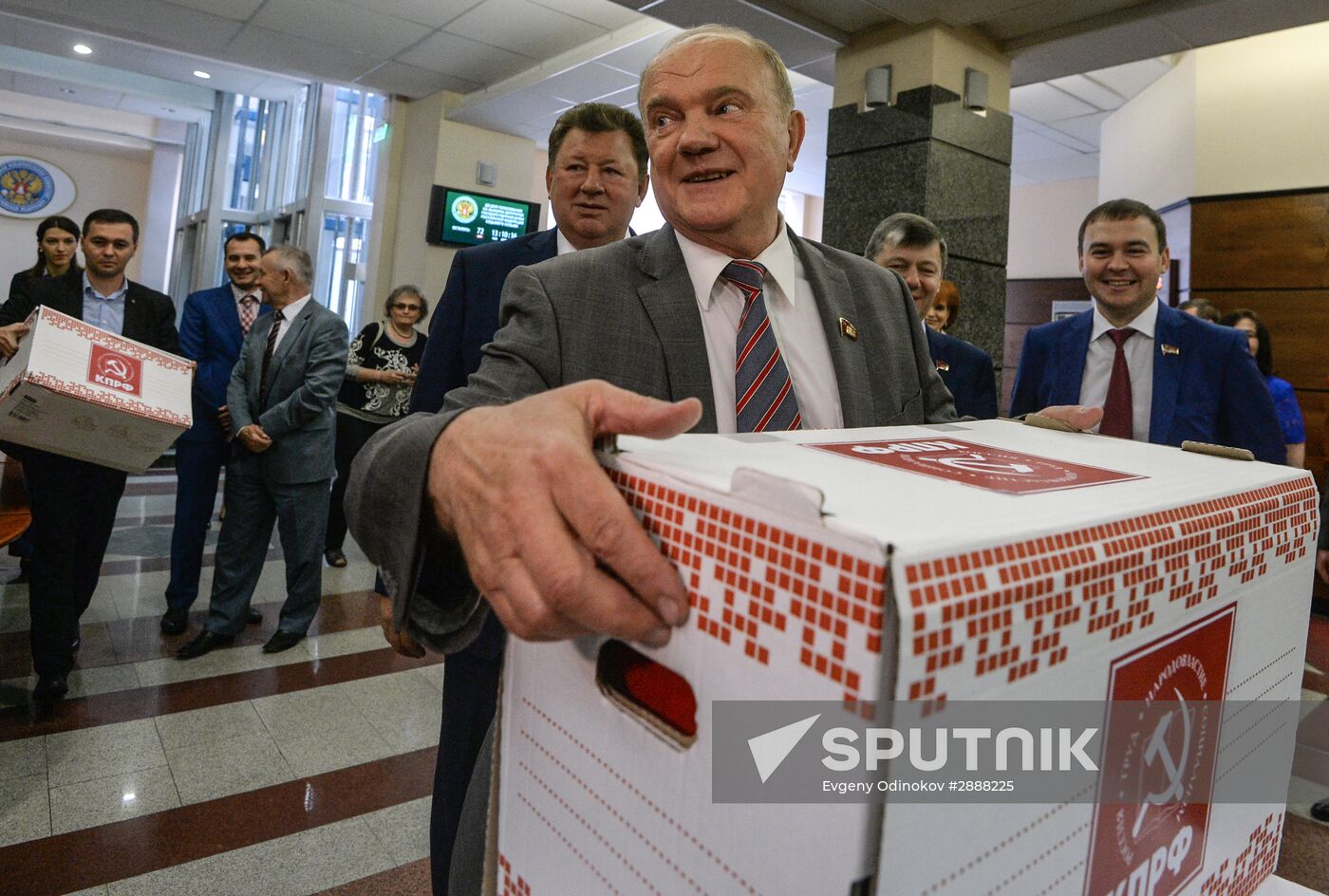 Gennady Zyuganov submits list of State Duma candidates to Central Election Commission