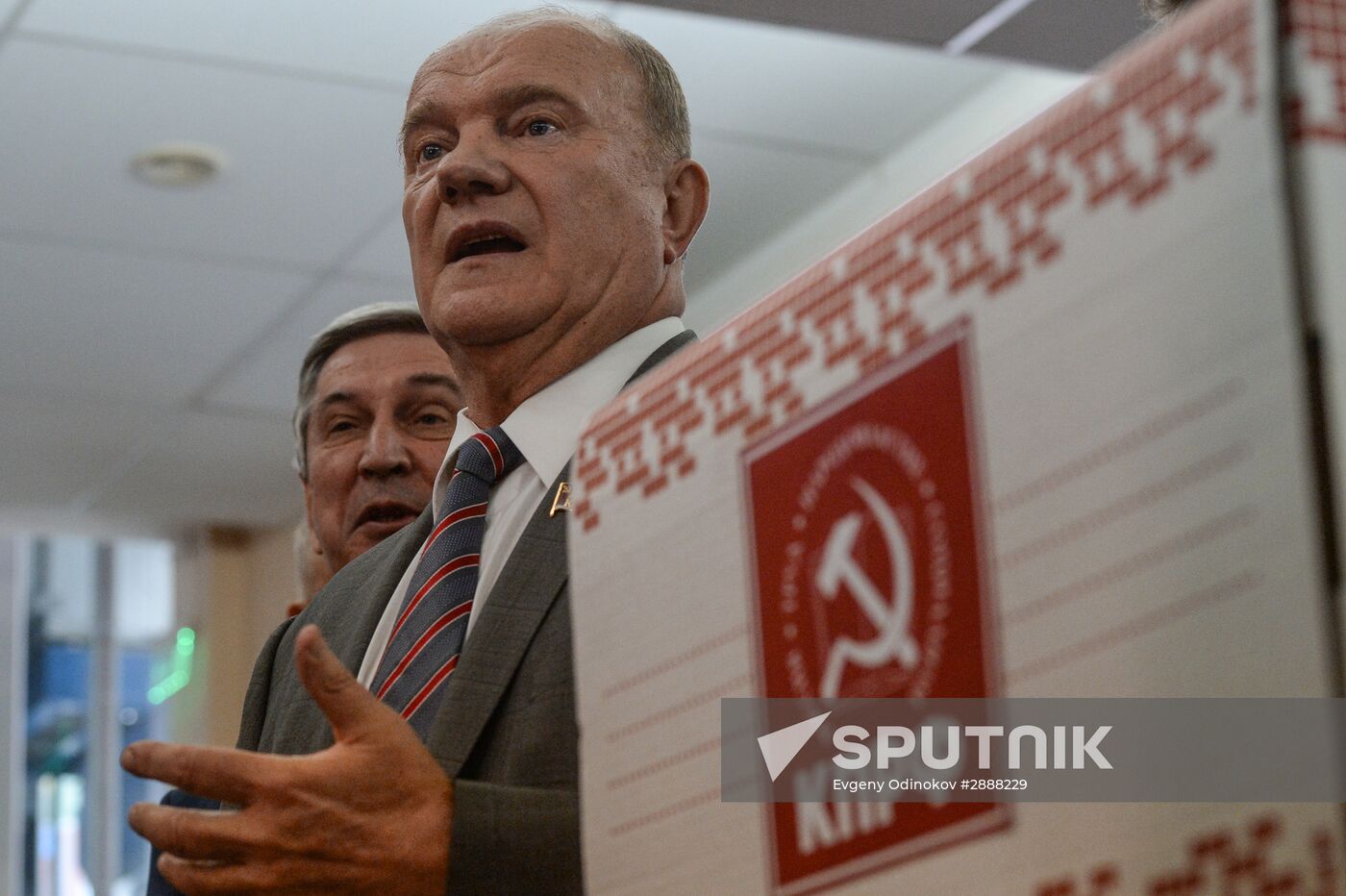 Gennady Zyuganov submits list of State Duma candidates to Central Election Commission