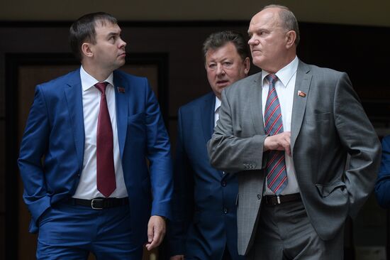 Gennady Zyuganov submits list of State Duma candidates to Central Election Commission