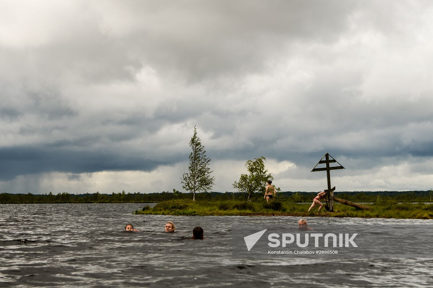 Religious procession to Svyatoye Lake in Menyusha village, Novgorod Region