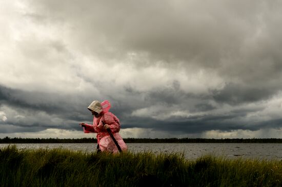 Religious procession to Svyatoye Lake in Menyusha village, Novgorod Region