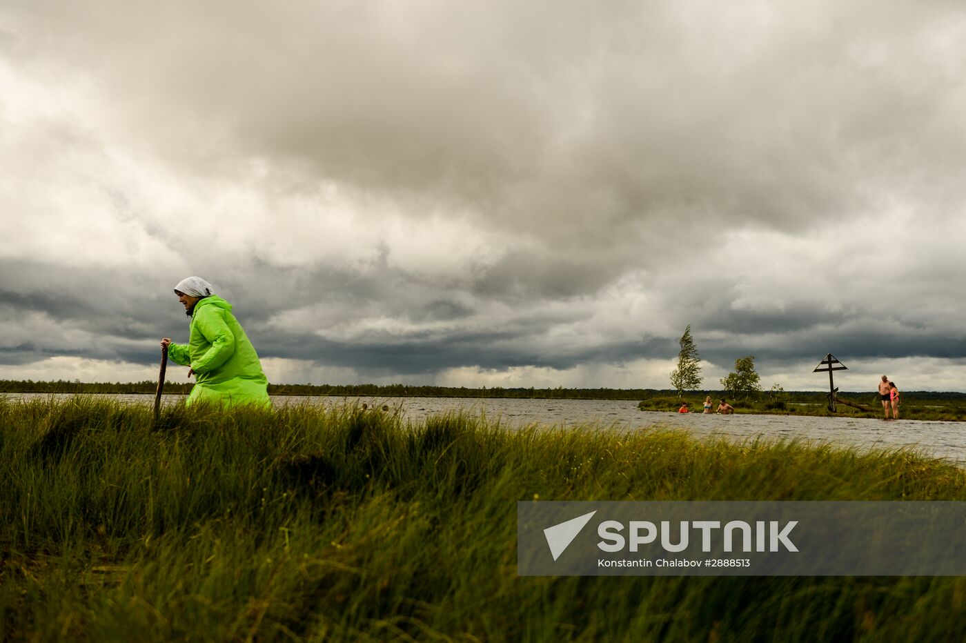 Religious procession to Svyatoye Lake in Menyusha village, Novgorod Region