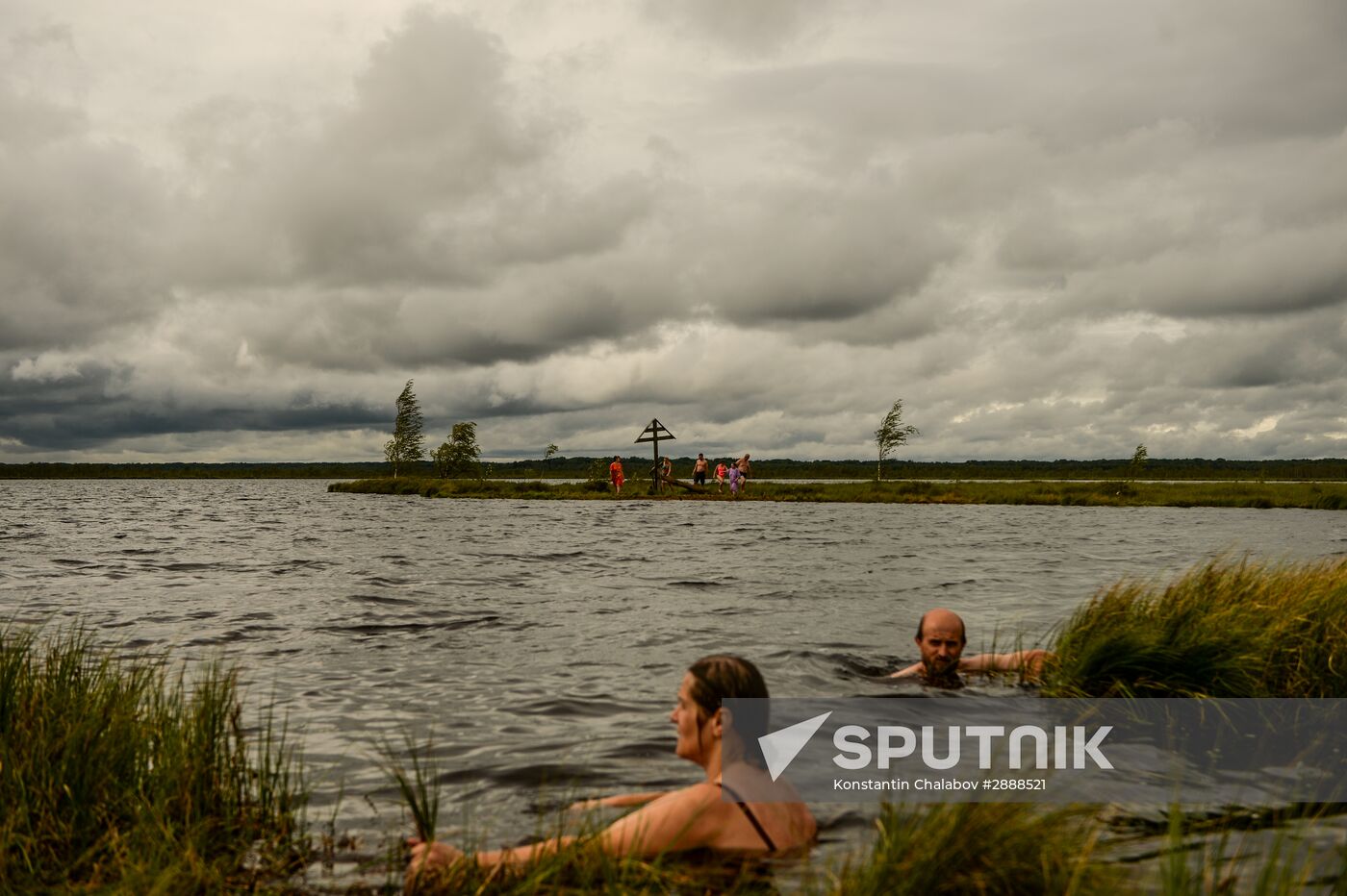 Religious procession to Svyatoye Lake in Menyusha village, Novgorod Region