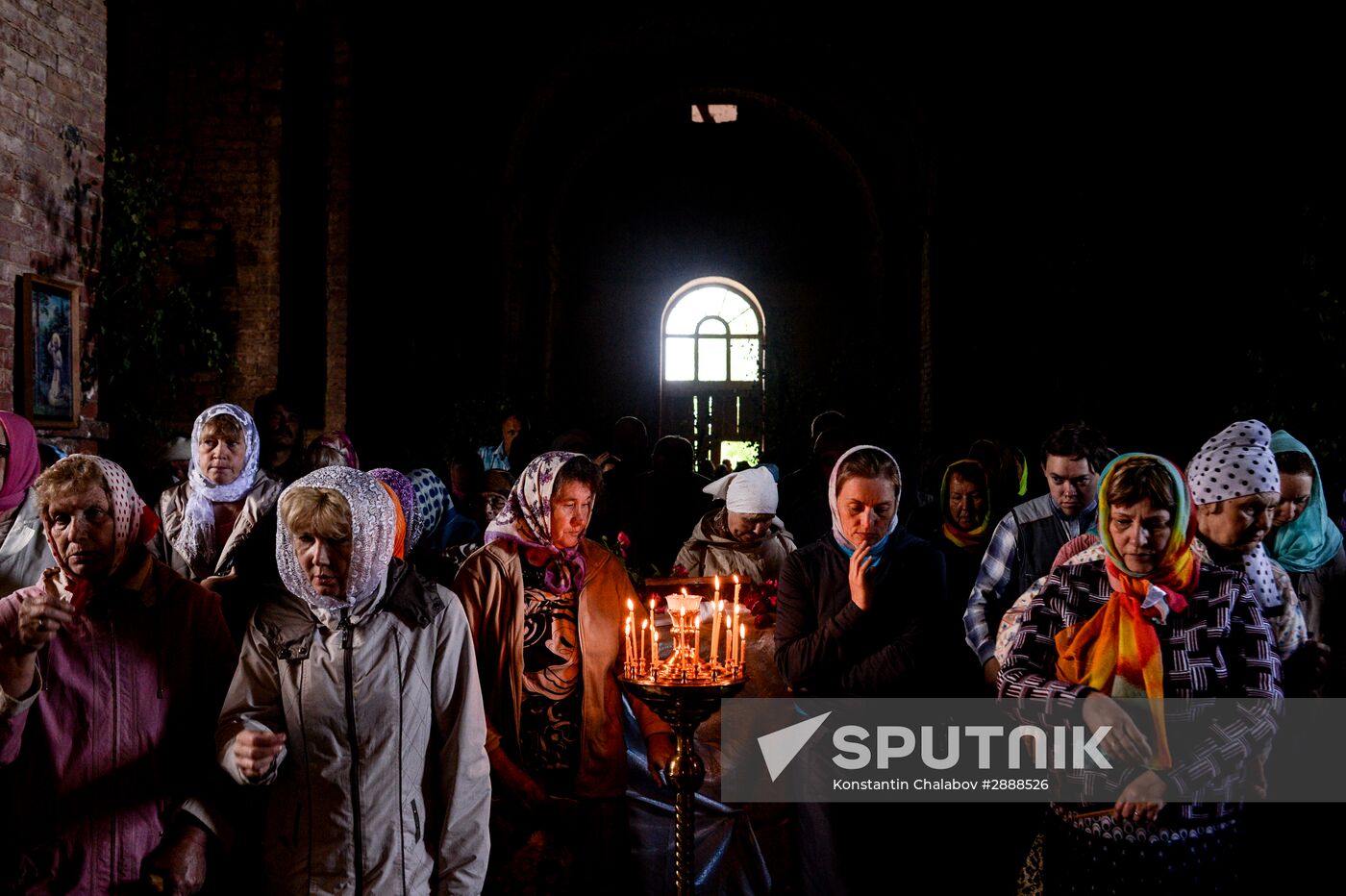 Religious procession to Svyatoye Lake in Menyusha village, Novgorod Region