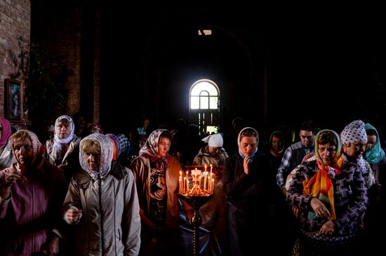 Religious procession to Svyatoye Lake in Menyusha village, Novgorod Region