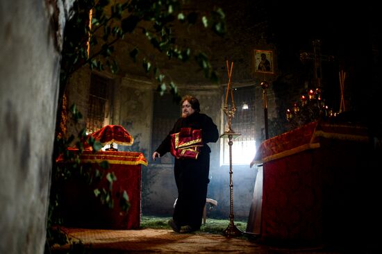 Religious procession to Svyatoye Lake in Menyusha village, Novgorod Region