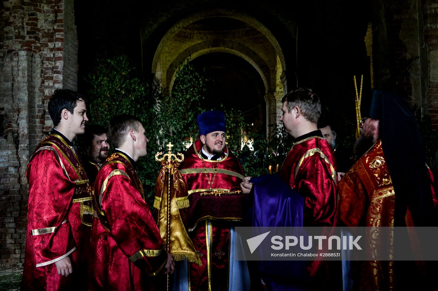 Religious procession to Svyatoye Lake in Menyusha village, Novgorod Region