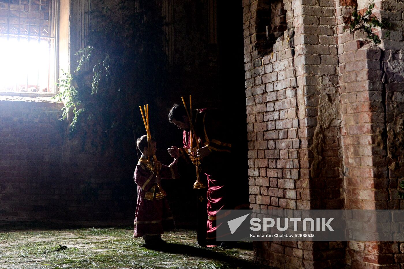 Religious procession to Svyatoye Lake in Menyusha village, Novgorod Region