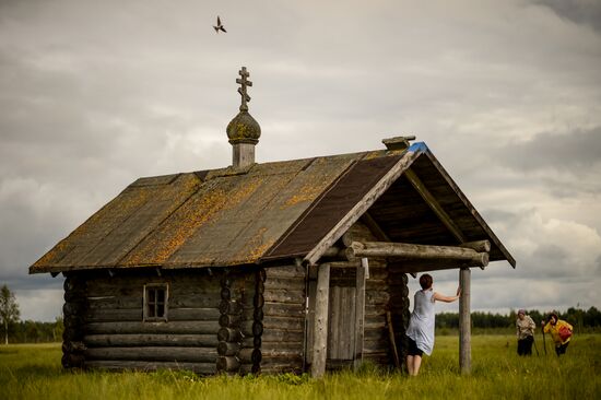 Religious procession to Svyatoye Lake in Menyusha village, Novgorod Region