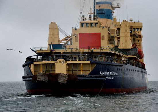 The Admiral Makarov icebreaker sets sail from Vladivostok