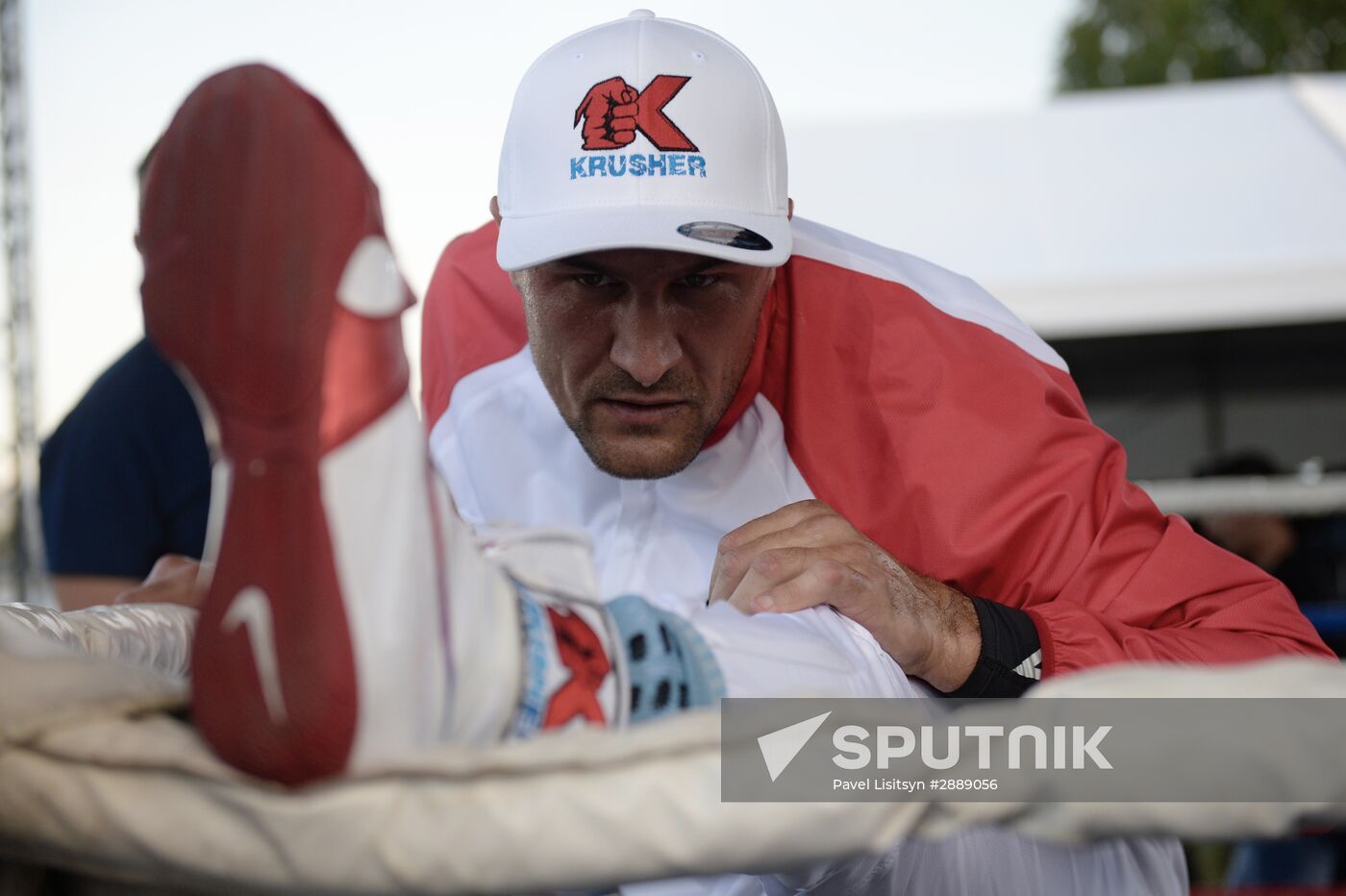 Boxing. Sergey Kovalev and Isaac Chilemba hold training