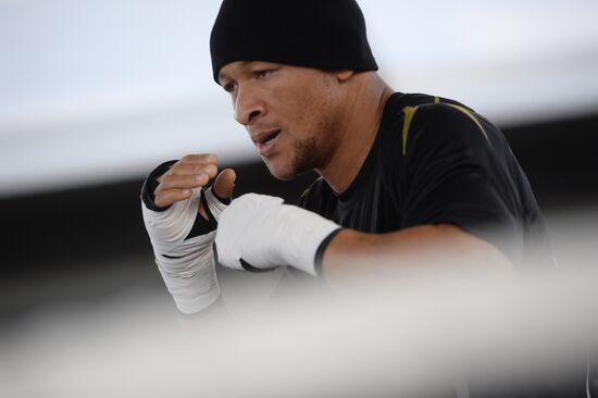 Boxing. Sergey Kovalev and Isaac Chilemba hold training