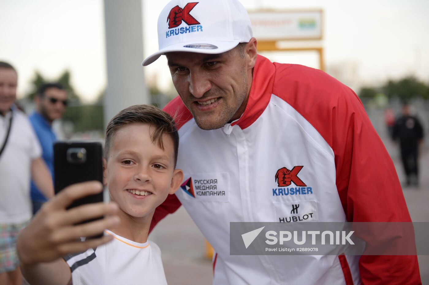 Boxing. Sergey Kovalev and Isaac Chilemba hold training