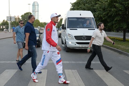 Boxing. Sergey Kovalev and Isaac Chilemba hold training