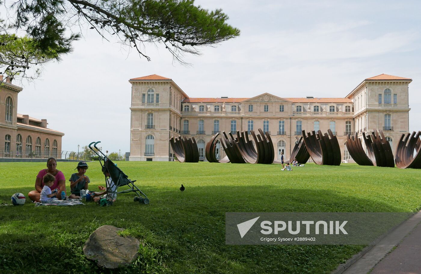 Cities of the world. Marseille