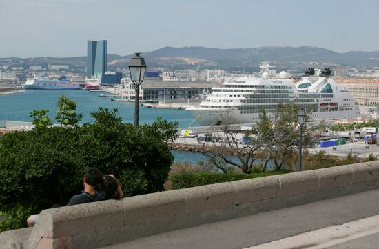 Cities of the world. Marseille
